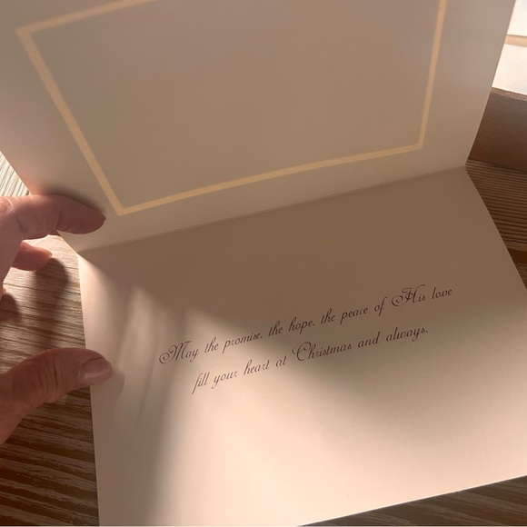 Box set of vintage nativity Christmas cards with gold foil lined envelopes - Picture 6 of 9